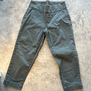 Jag Jeans cropped pants. Grayish green. Stretchy and comfortable.